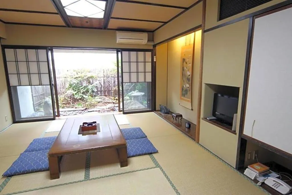 Hiroshima Kokusai Hotel 4*,